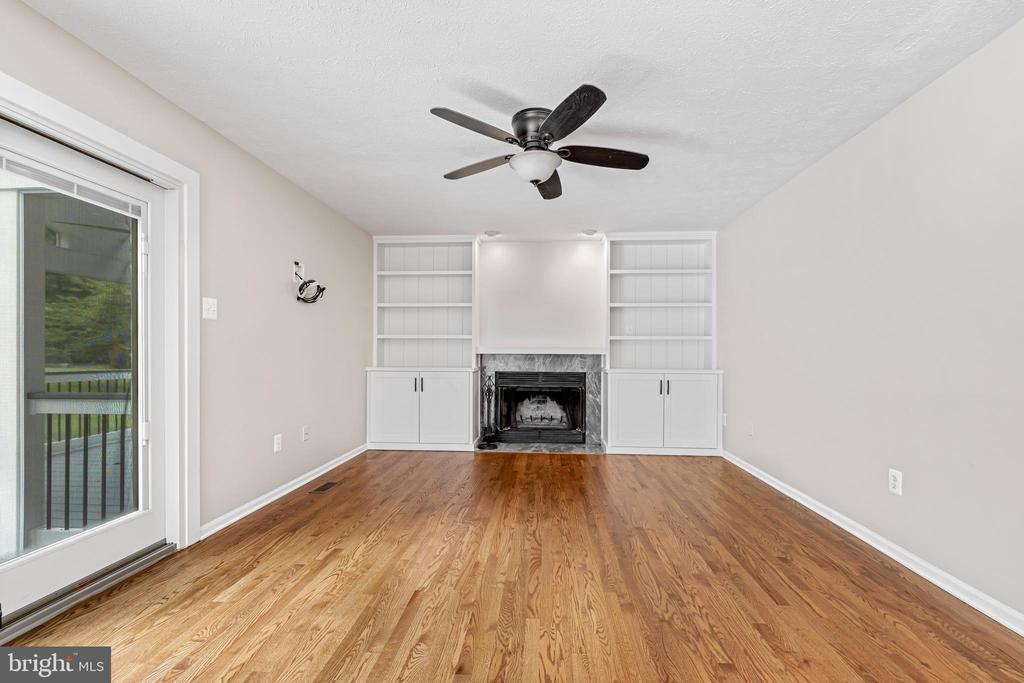 1210 MAPLE LEAF COURT