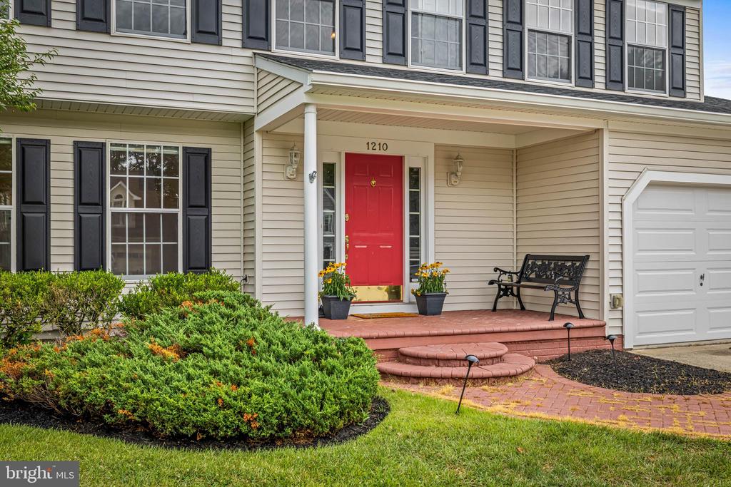 1210 MAPLE LEAF COURT