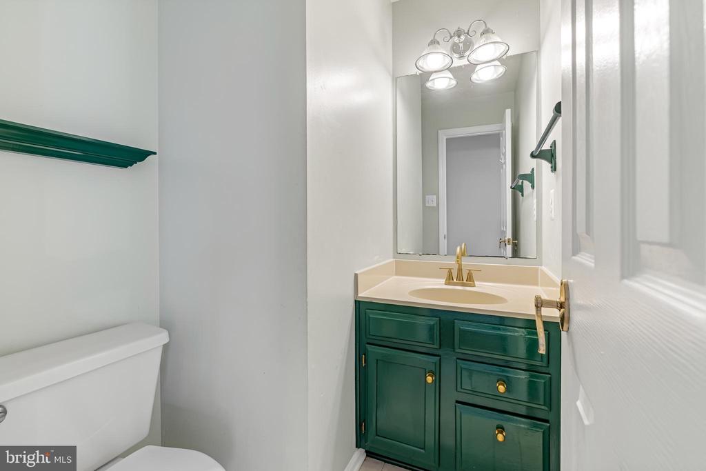1210 MAPLE LEAF COURT