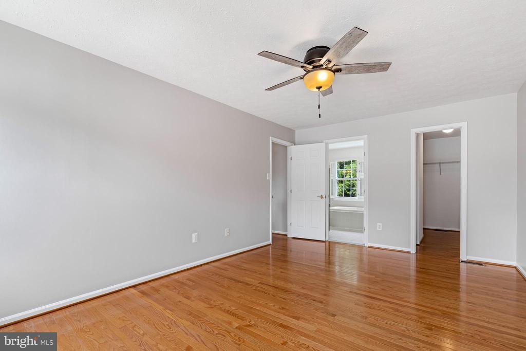 1210 MAPLE LEAF COURT