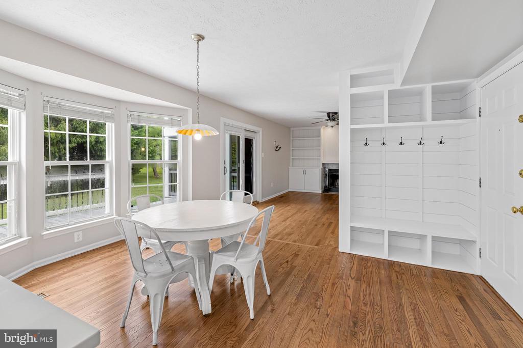 1210 MAPLE LEAF COURT