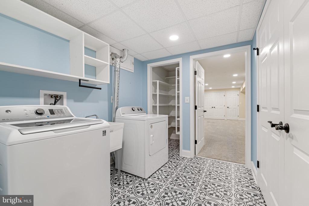 1210 MAPLE LEAF COURT