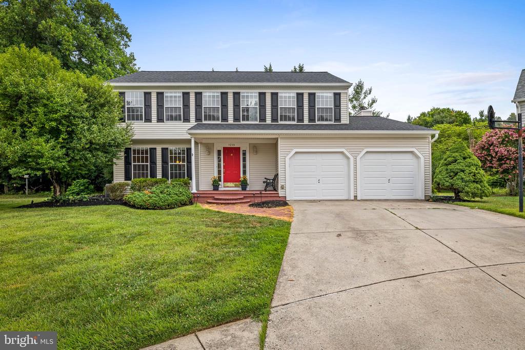 1210 MAPLE LEAF COURT