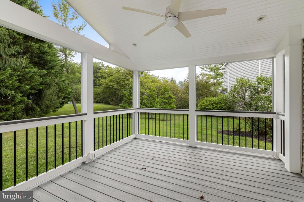 1210 MAPLE LEAF COURT