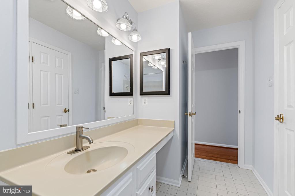 1210 MAPLE LEAF COURT