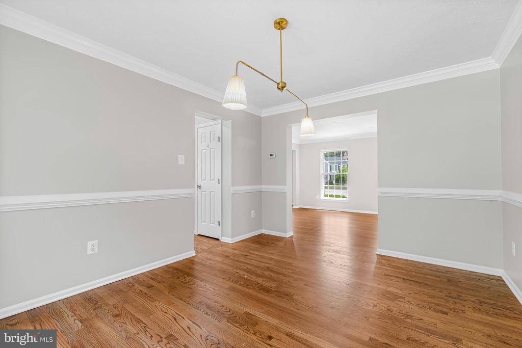 1210 MAPLE LEAF COURT