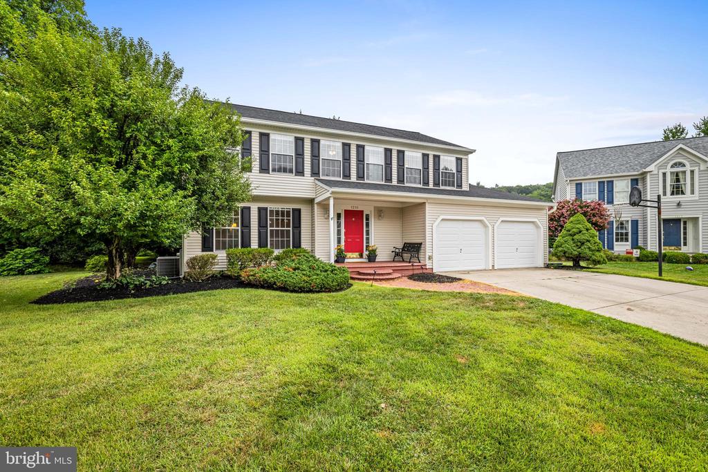 1210 MAPLE LEAF COURT