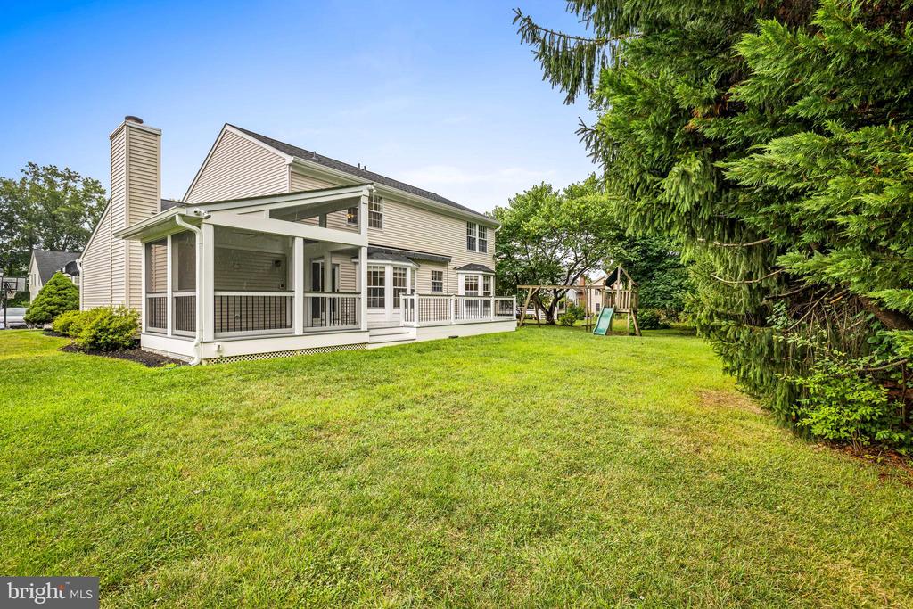 1210 MAPLE LEAF COURT