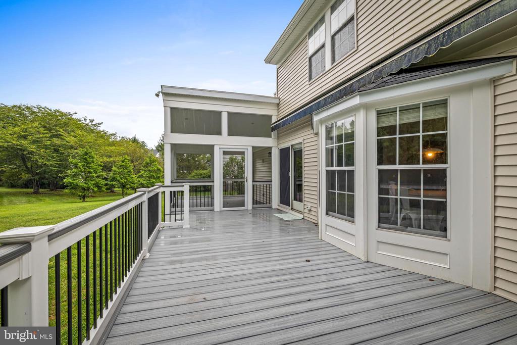 1210 MAPLE LEAF COURT