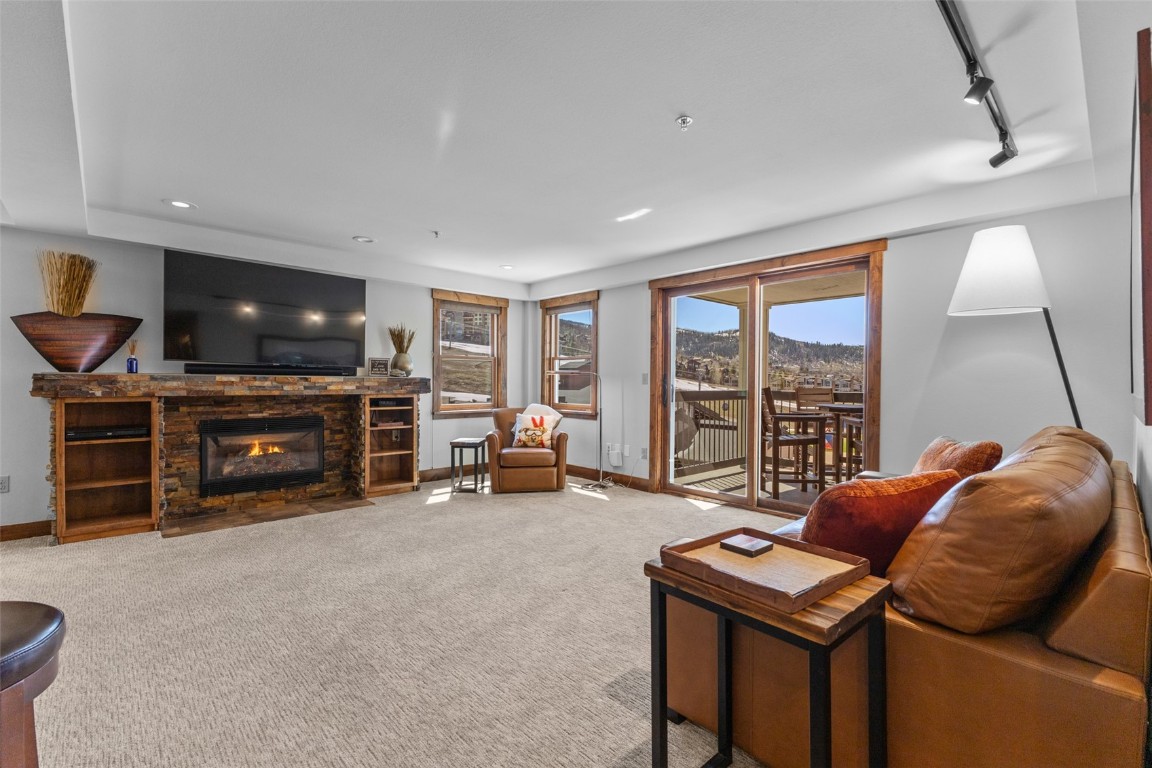 1855 Ski Time Square DRIVE 305A