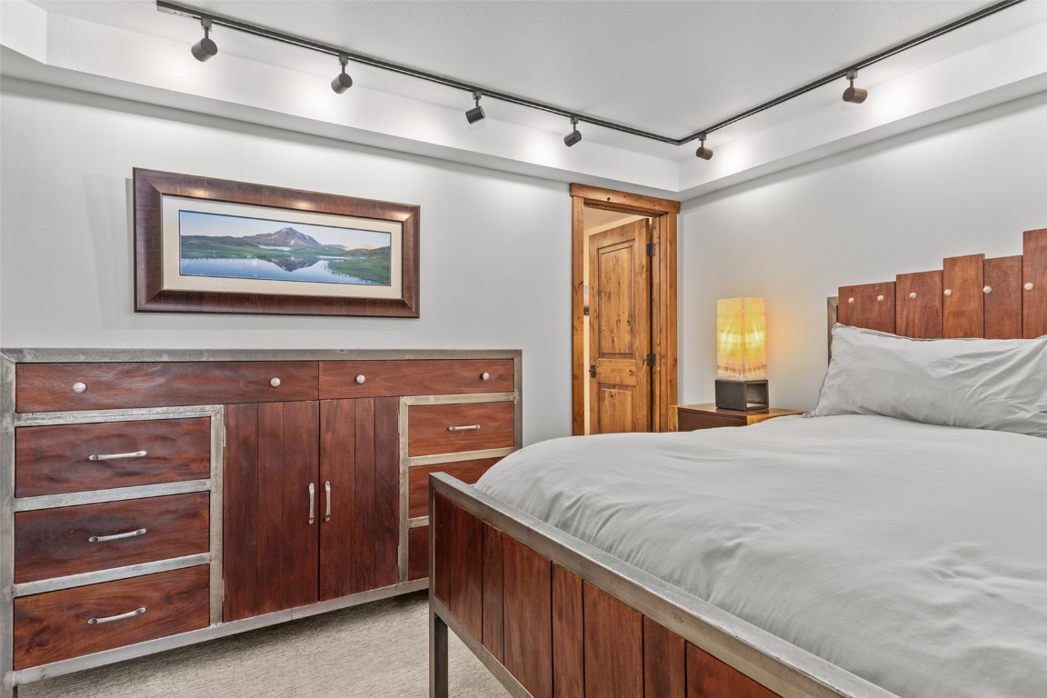 1855 Ski Time Square DRIVE 305A