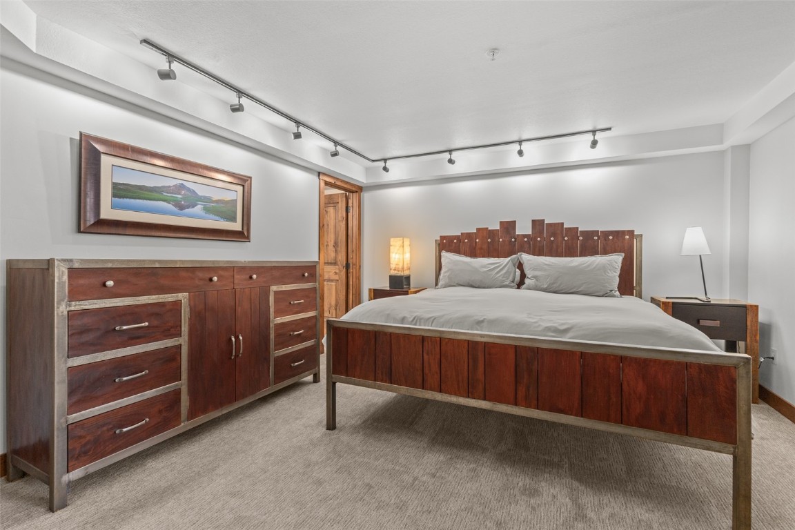 1855 Ski Time Square DRIVE 305A