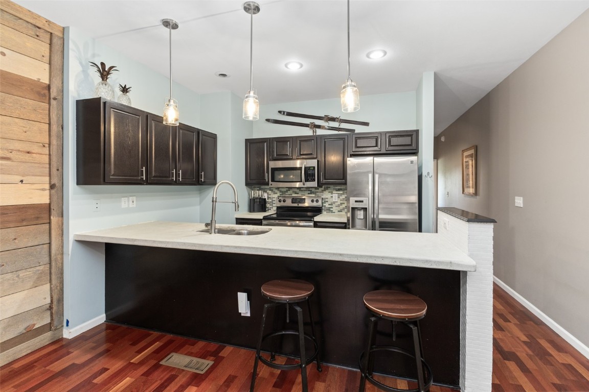 485 Eaglepointe COURT 3