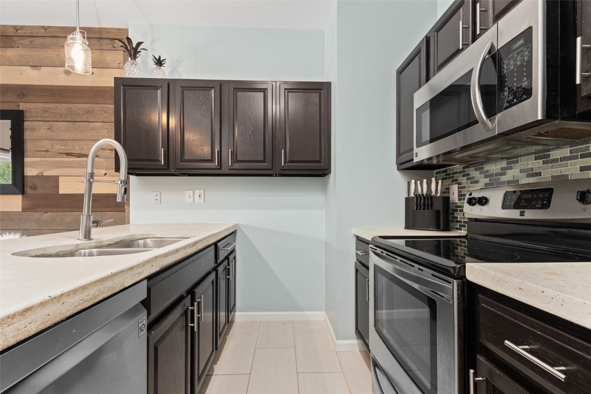 485 Eaglepointe COURT 3