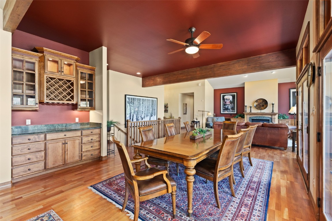 1052 Longview CIRCLE