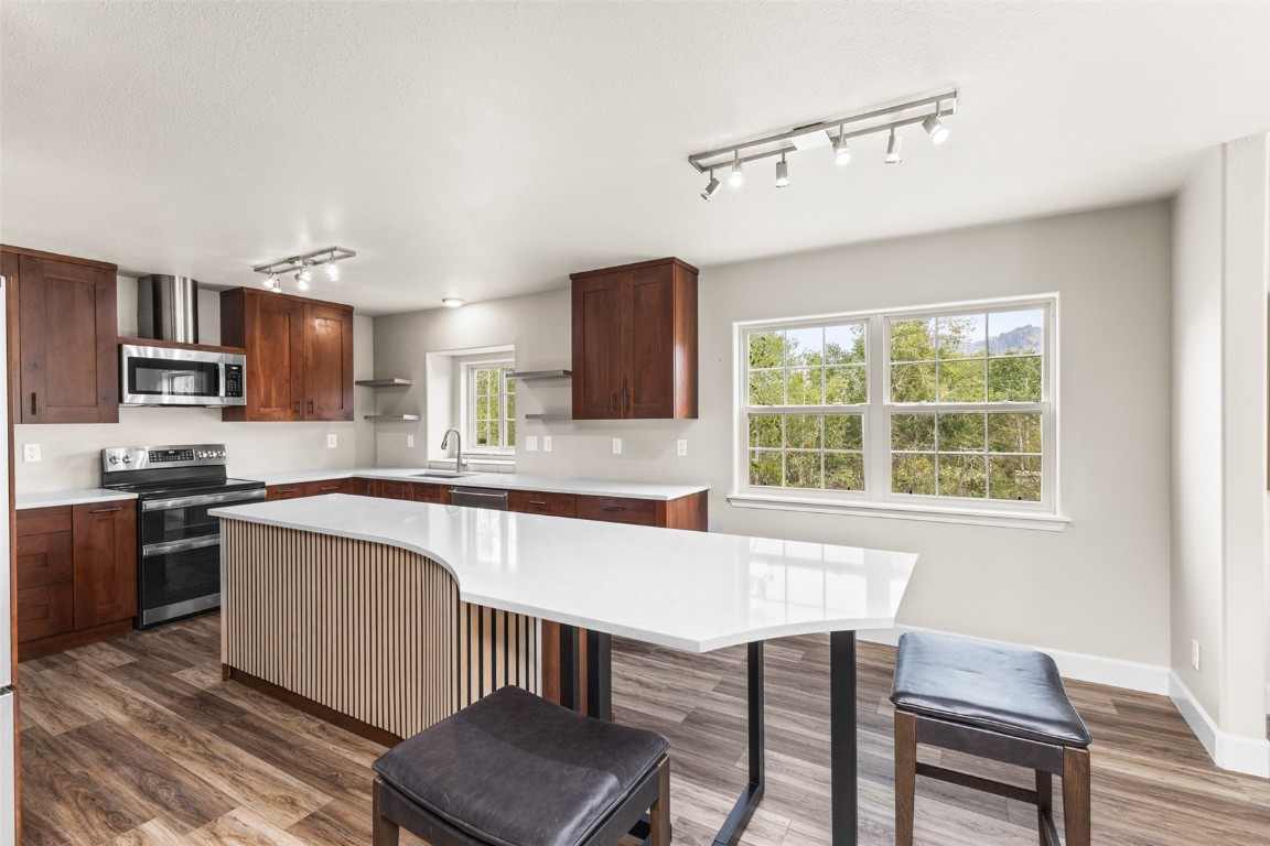 31040 Fallen Falcon TRAIL