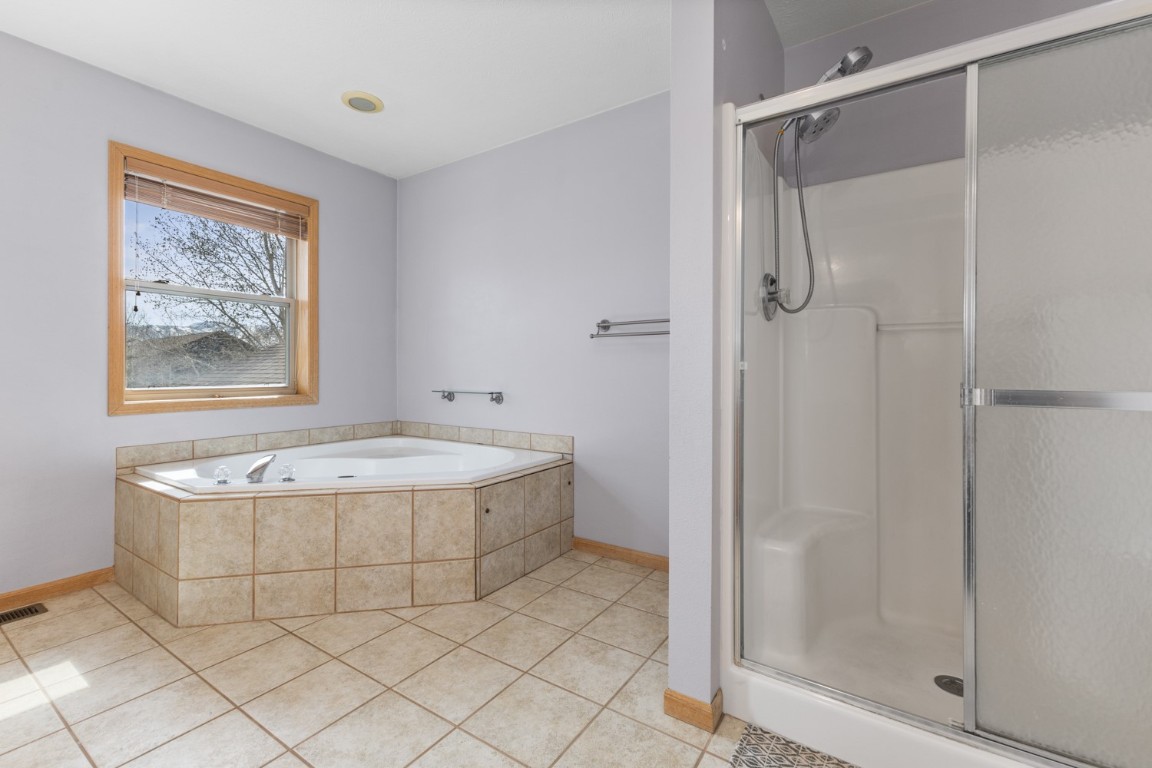 27401 Brandon CIRCLE