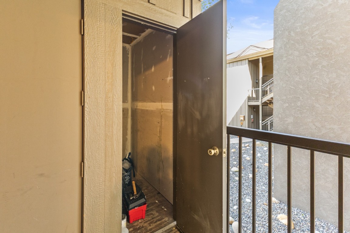 1525 Shadow Run Frontage 207