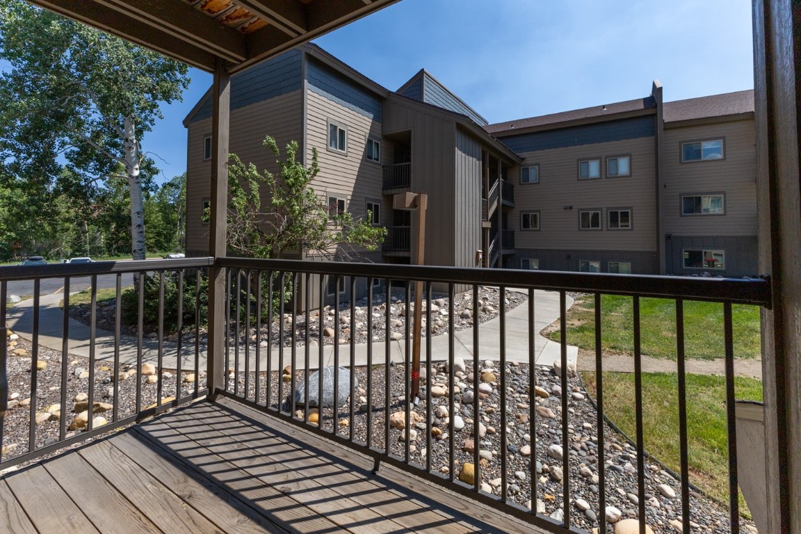 1525 Shadow Run Frontage 207