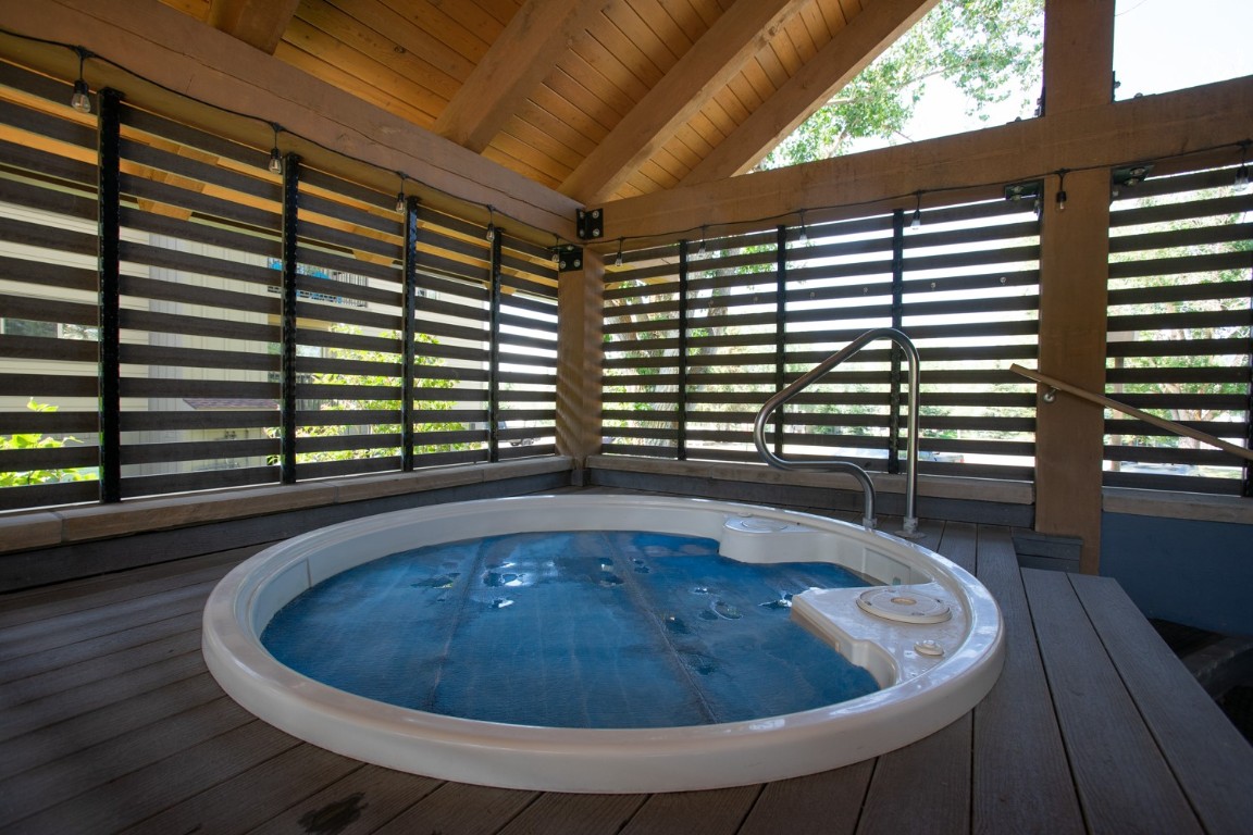 1525 Shadow Run Frontage 207