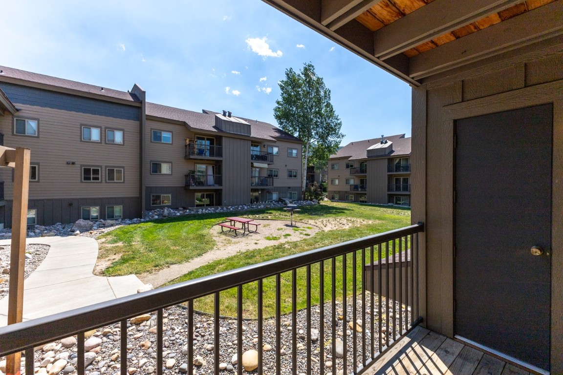 1525 Shadow Run Frontage 207