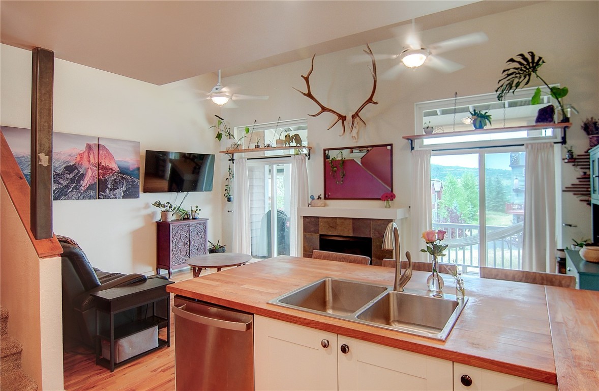 537 Mountain Vista CIRCLE 14