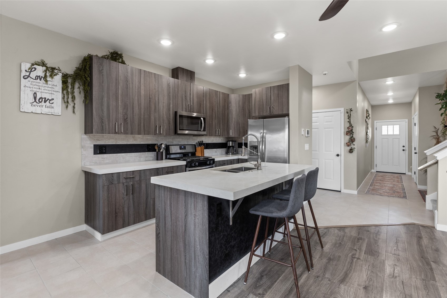 967 Dry Creek South ROAD