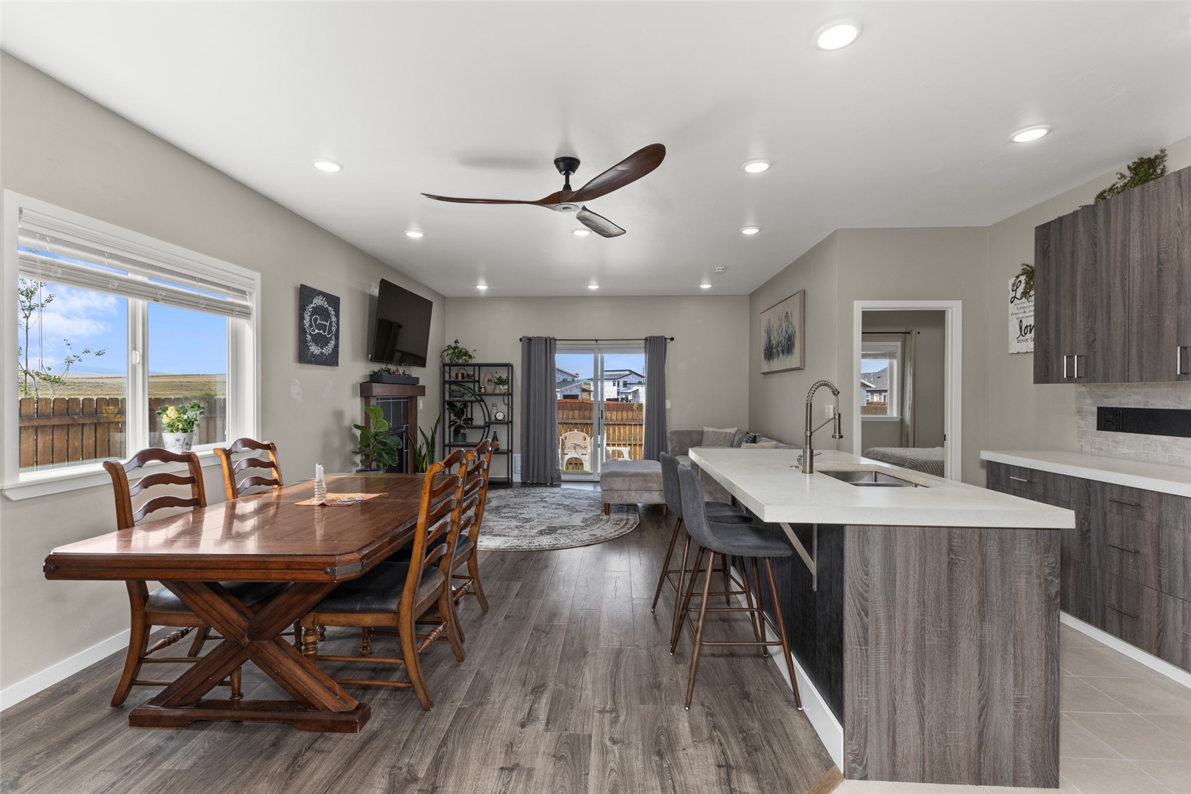 967 Dry Creek South ROAD