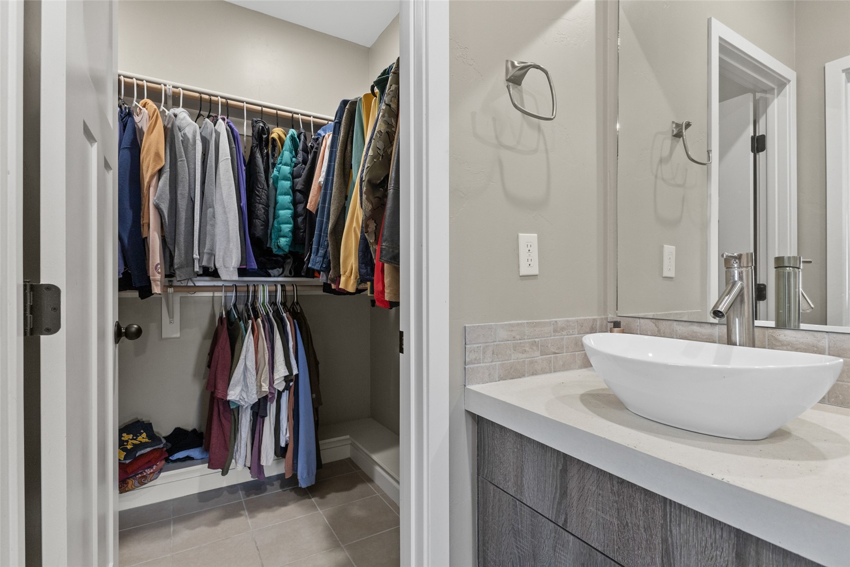 967 Dry Creek South ROAD