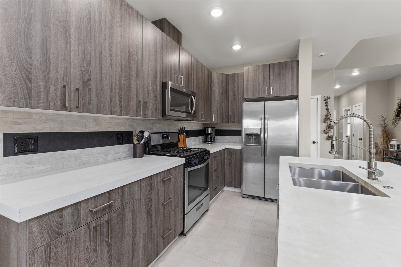 967 Dry Creek South ROAD