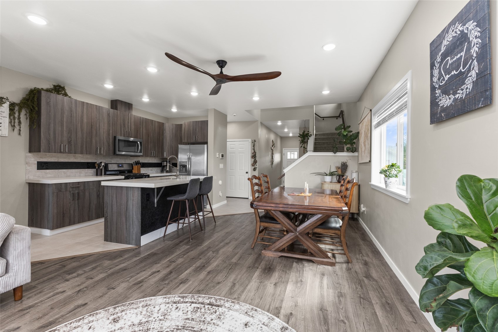 967 Dry Creek South ROAD