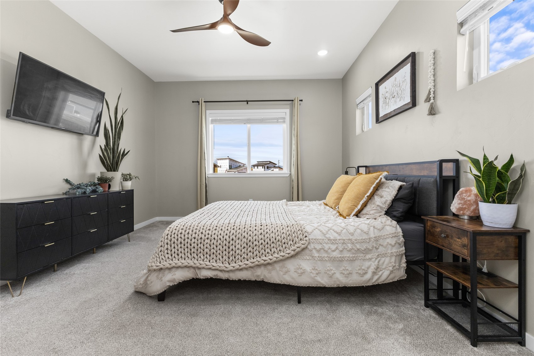 967 Dry Creek South ROAD