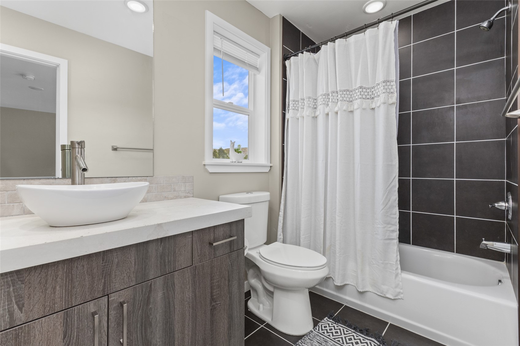 967 Dry Creek South ROAD