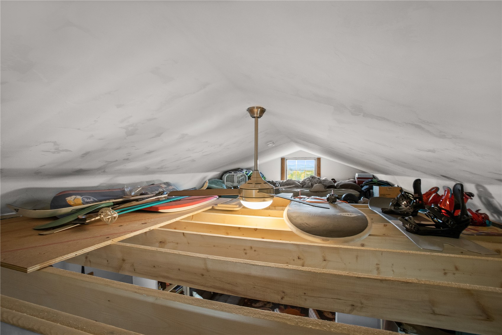 1295 Conestoga CIRCLE