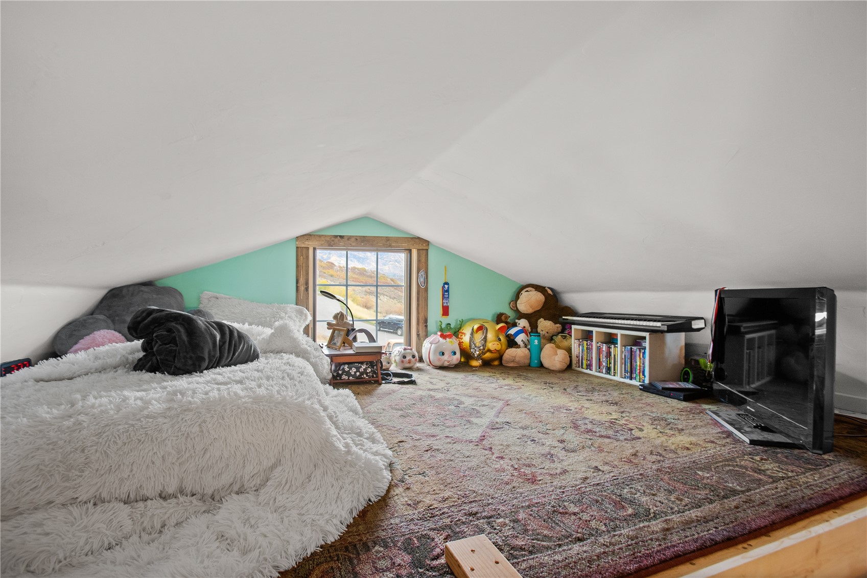 1295 Conestoga CIRCLE