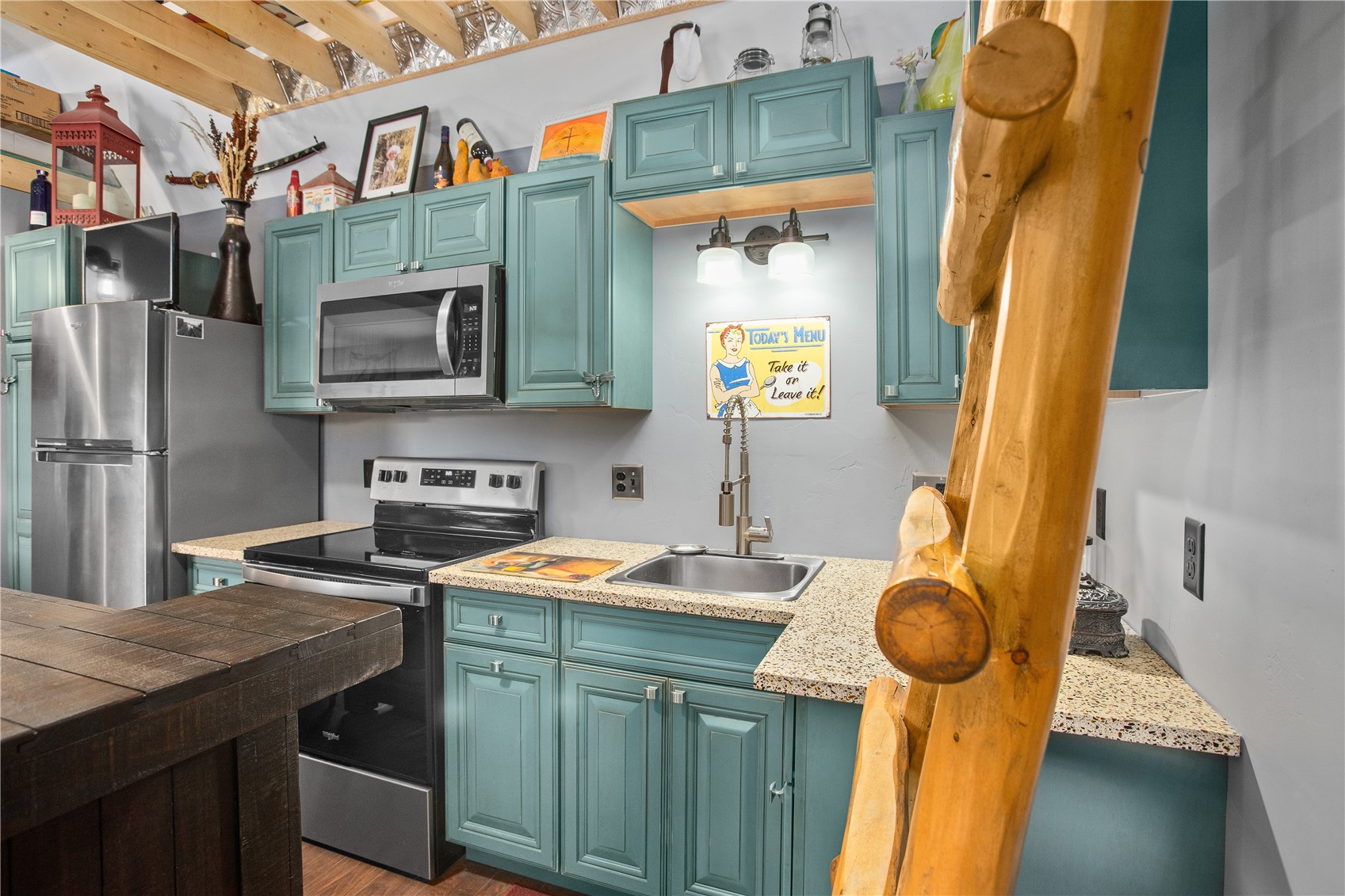 1295 Conestoga CIRCLE