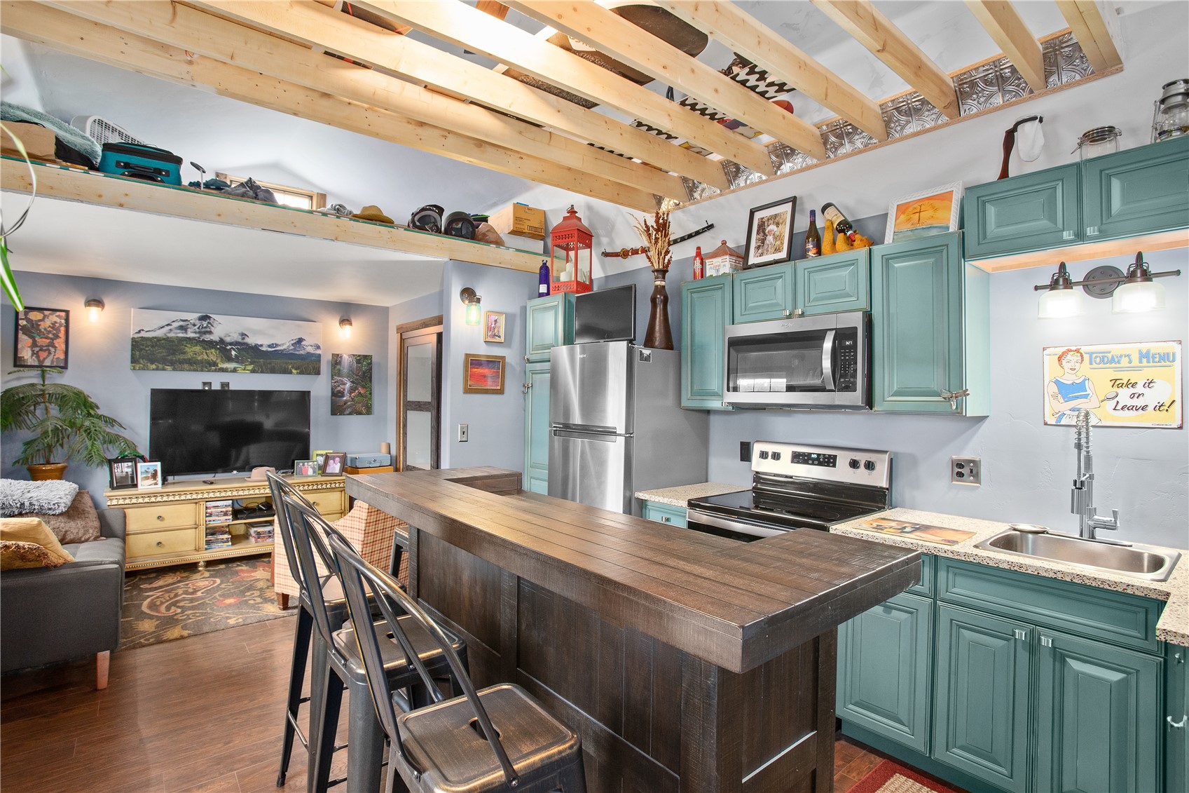 1295 Conestoga CIRCLE