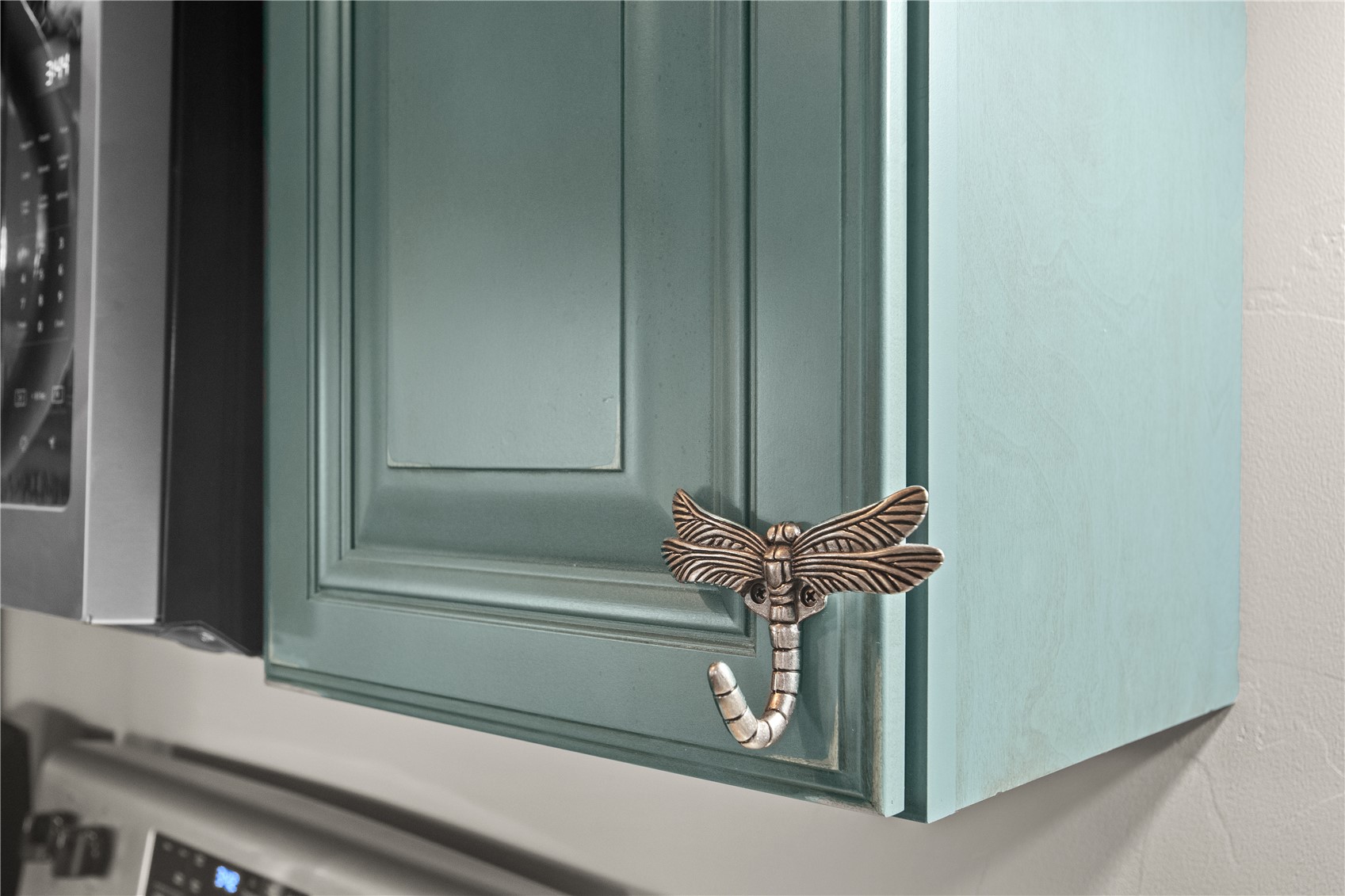 1295 Conestoga CIRCLE