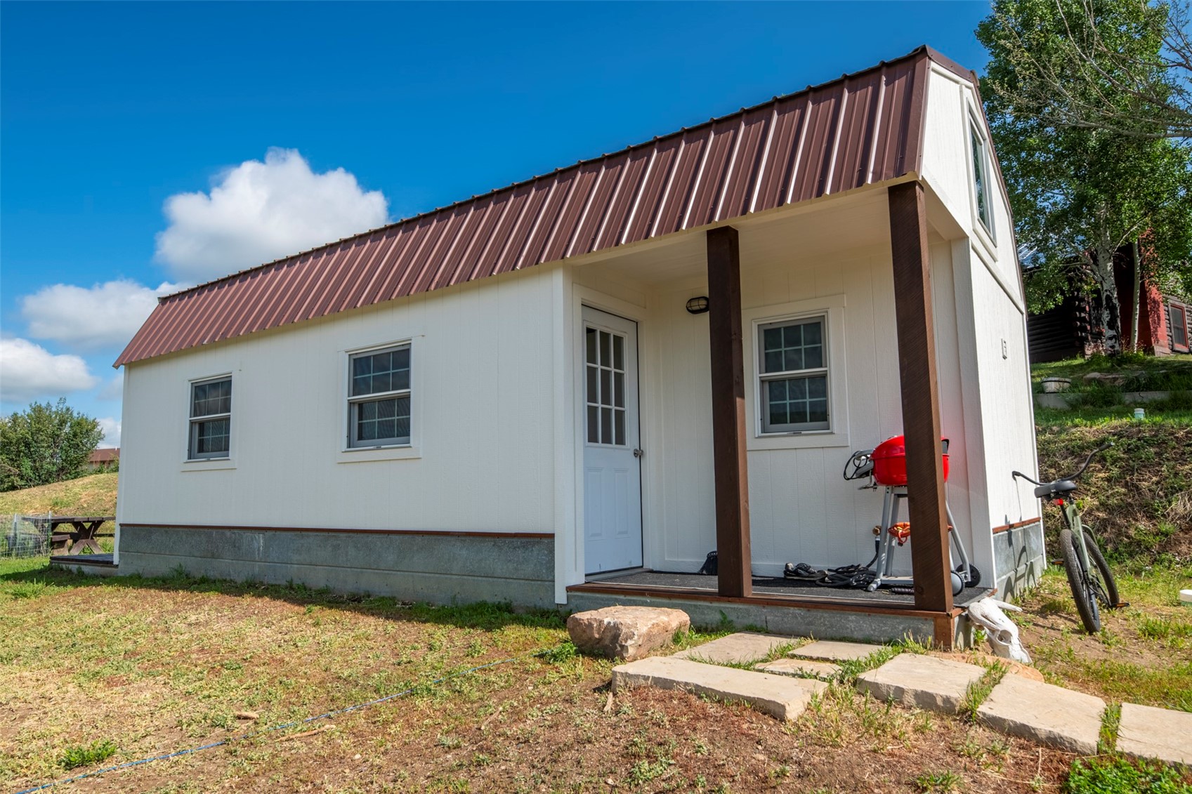 1295 Conestoga CIRCLE