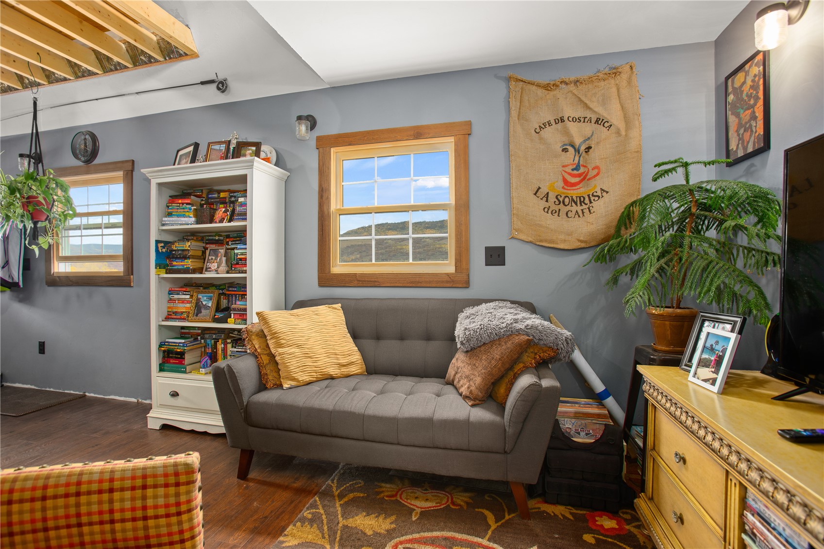 1295 Conestoga CIRCLE