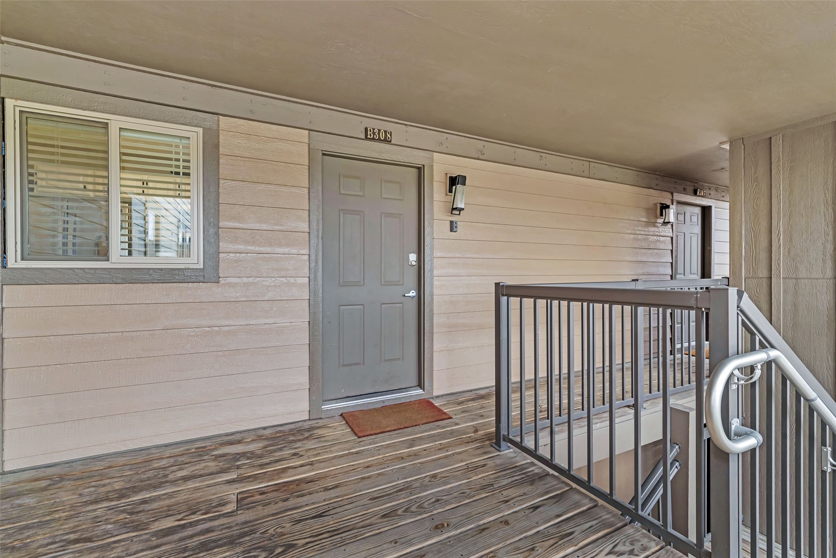 1565 Shadow Run Frontage B308