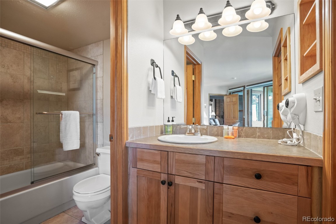 2700 Village DRIVE 201E