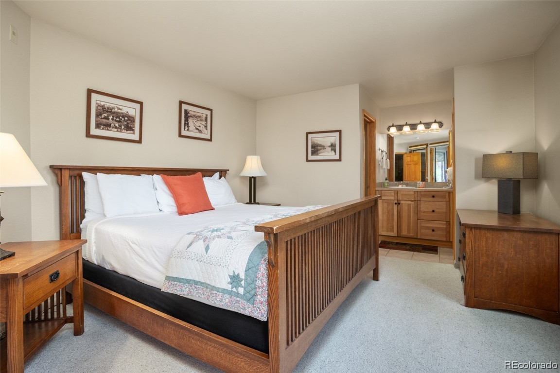 2700 Village DRIVE 201E