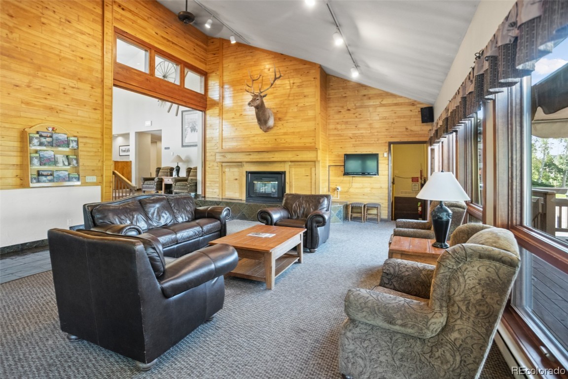 2700 Village DRIVE 201E