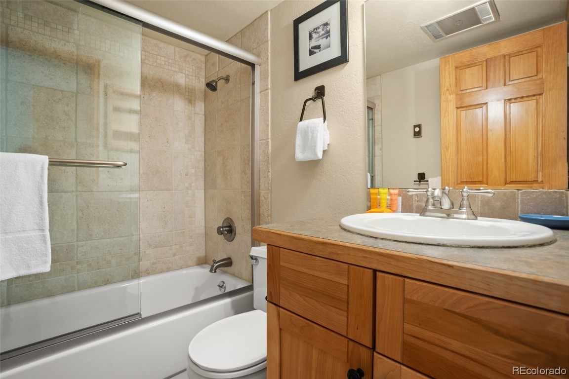 2700 Village DRIVE 201E