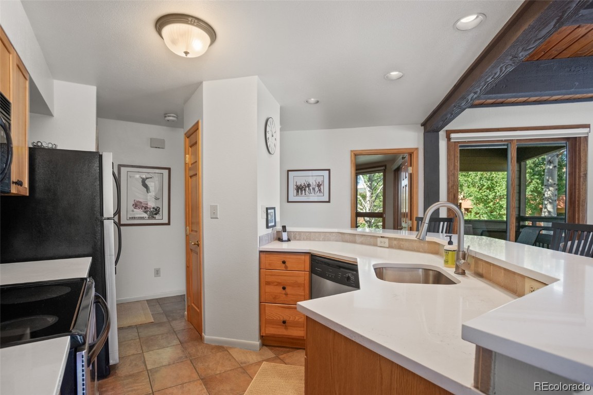 2700 Village DRIVE 201E