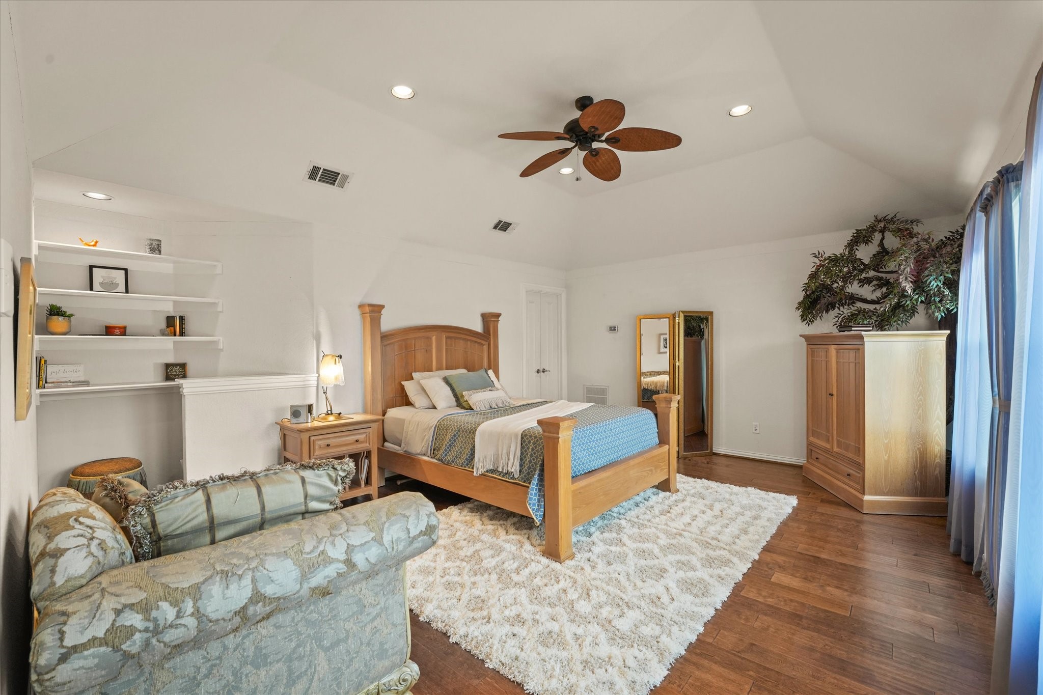 1000 Clear Lake Court
