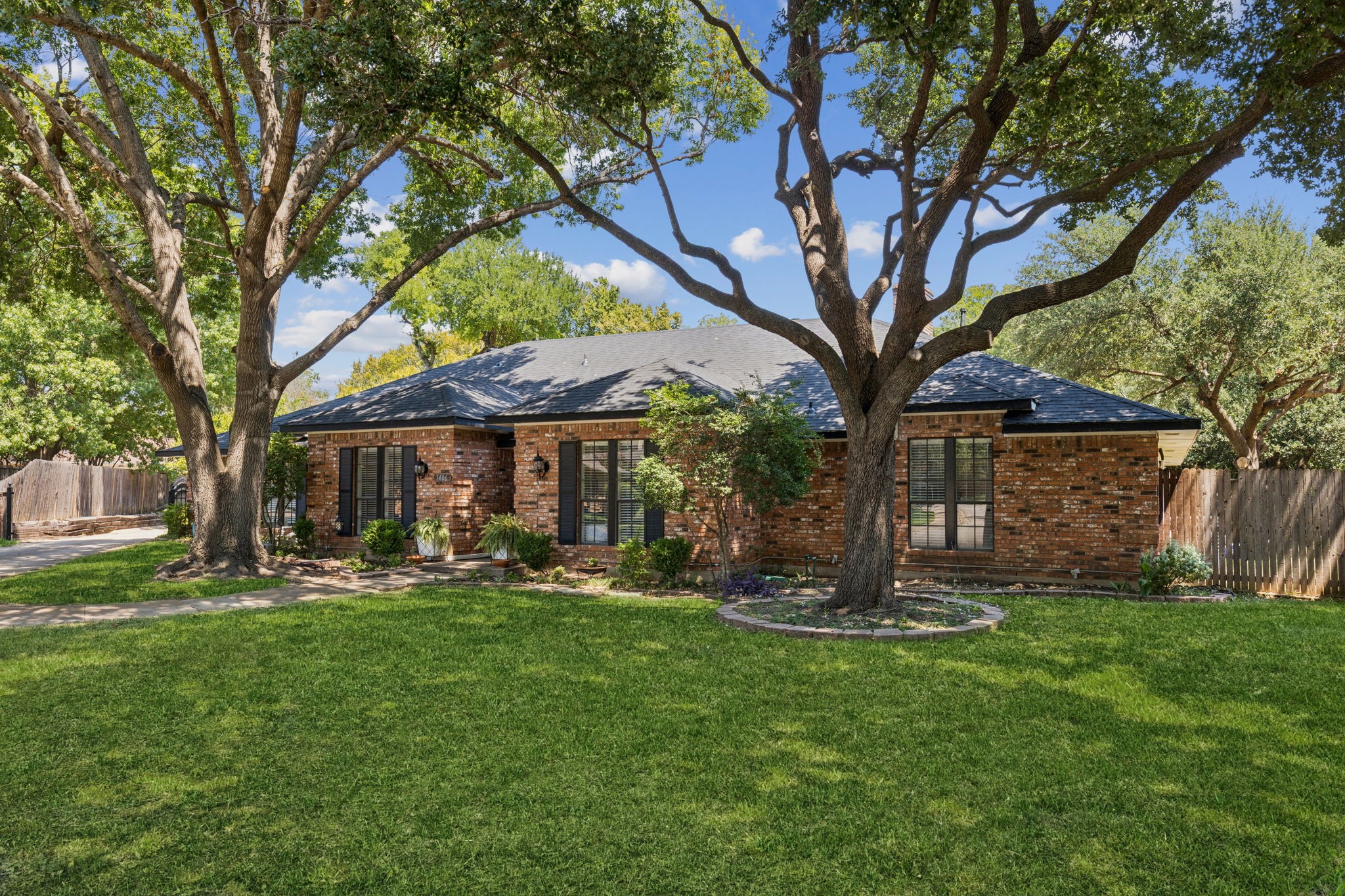 1406 Richards Circle