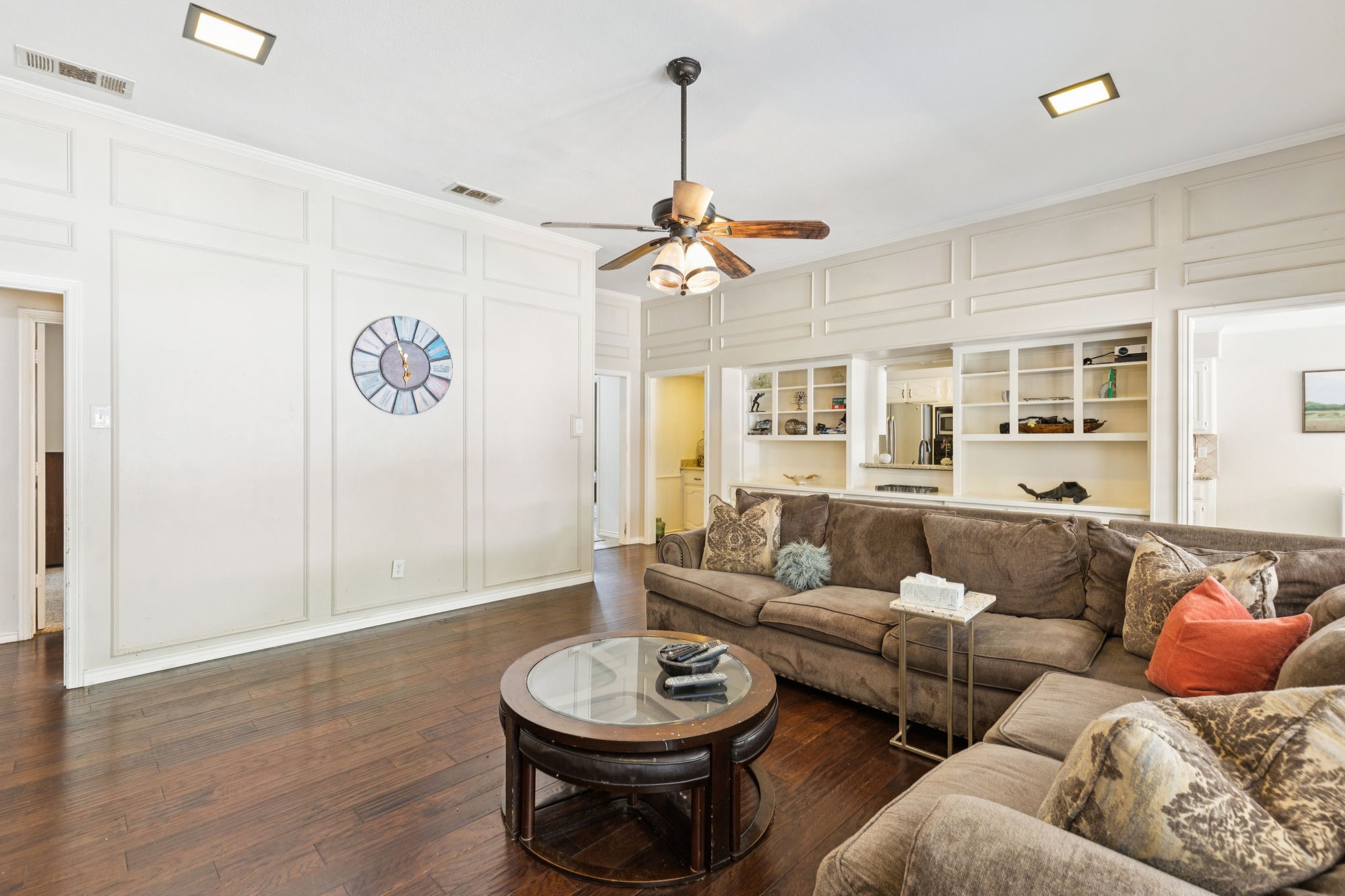 1406 Richards Circle