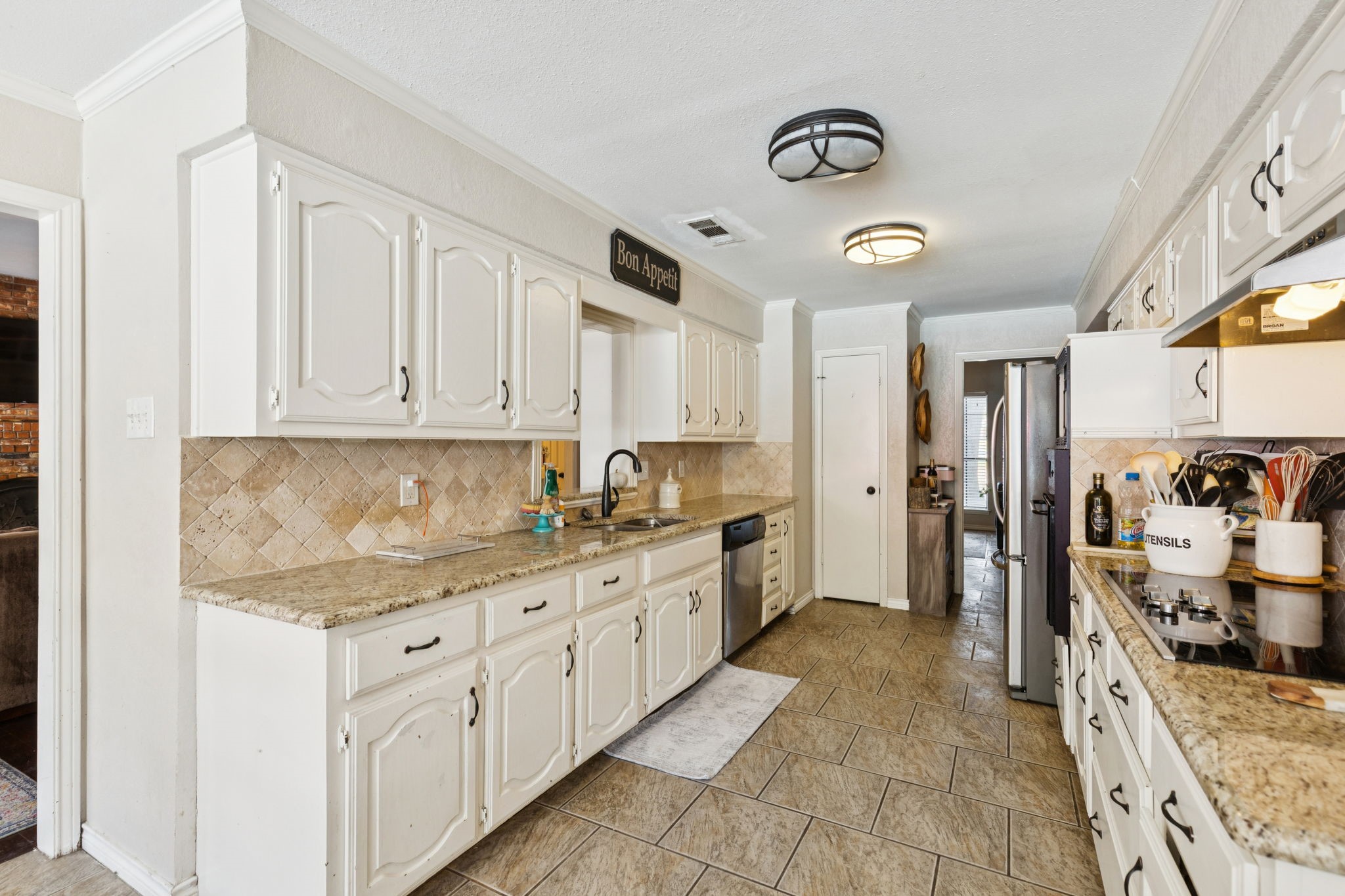 1406 Richards Circle